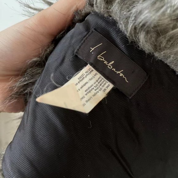 ARITZIA T.BABATON  FUR FAUX SCARFS - Picture 4 of 4